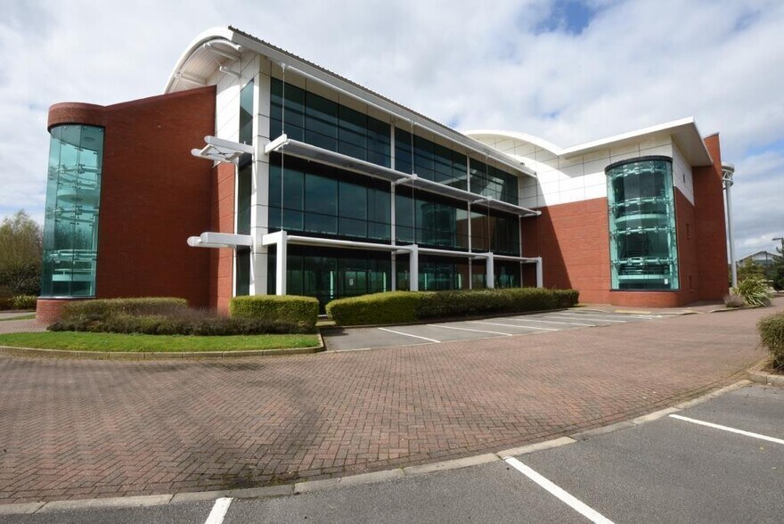 1200 Daresbury Park, Warrington en venta - Foto del edificio - Imagen 3 de 12