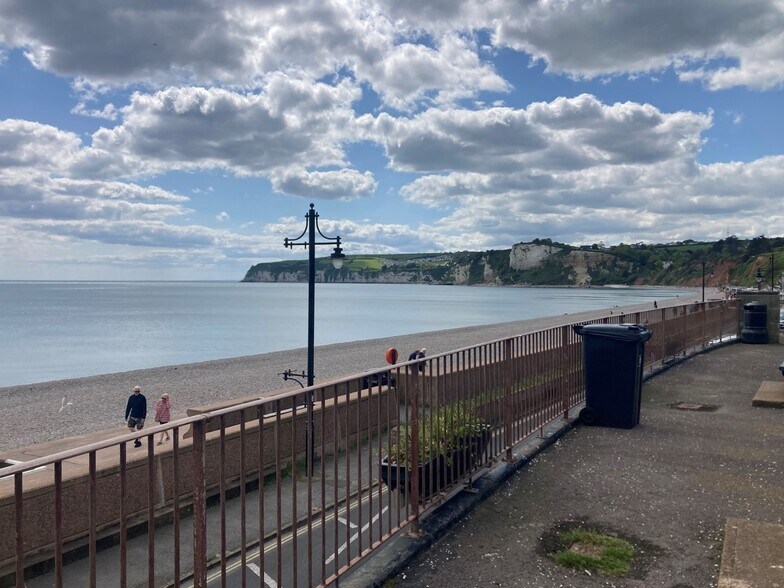 1 Fosse Way Ct, Seaton en venta - Foto del edificio - Imagen 2 de 3