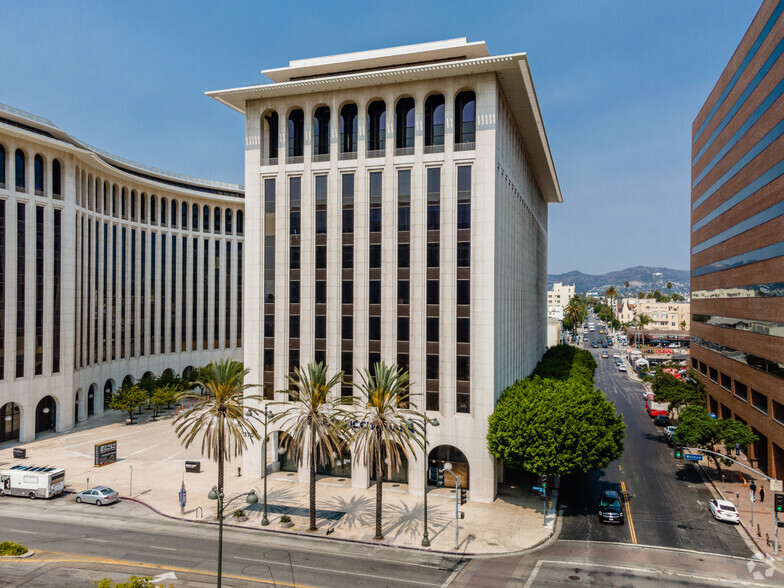 3701 Wilshire Blvd, Los Angeles, CA en alquiler - Foto del edificio - Imagen 1 de 21