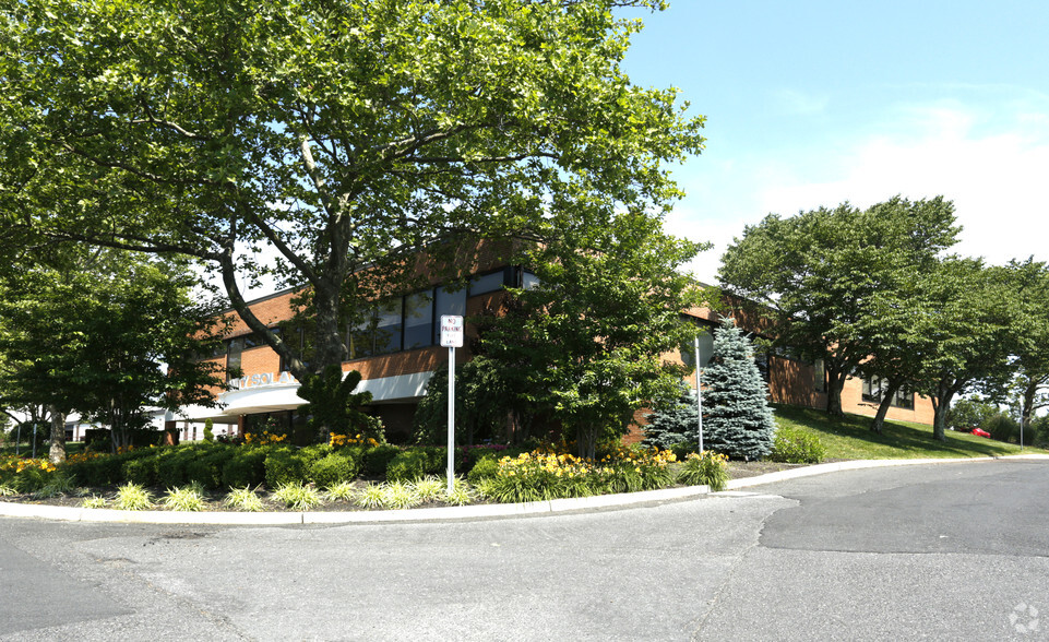 2211 Allenwood Rd, Wall, NJ en alquiler - Foto del edificio - Imagen 3 de 3