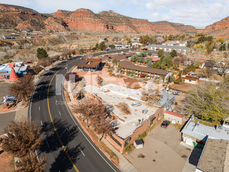 238 W Center St, Kanab, UT en venta - Vista aérea - Imagen 3 de 41