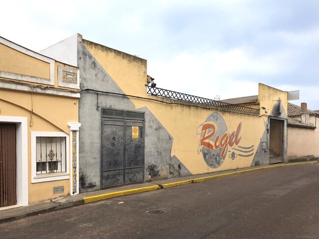 Más detalles de Calle Talavera, 2, Cazalegas - Local en venta