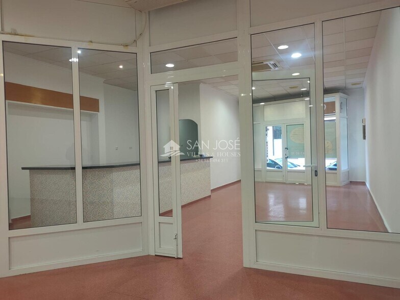 Local en Alicante en venta - Foto del edificio - Imagen 3 de 15