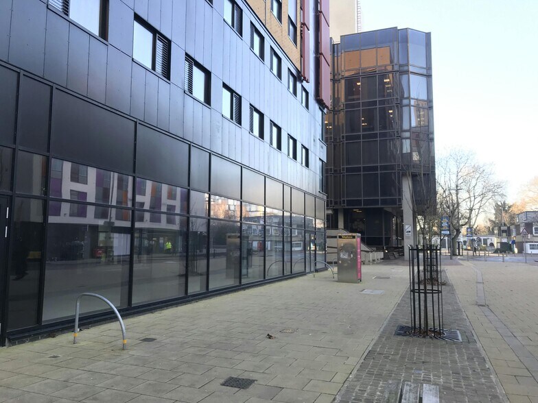 32 Isambard Brunel Rd, Portsmouth en alquiler - Foto del edificio - Imagen 3 de 16