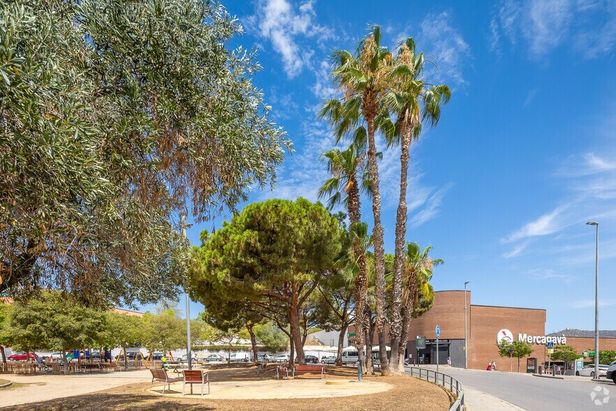 Local en Gavà, Barcelona en venta - Foto del edificio - Imagen 3 de 3