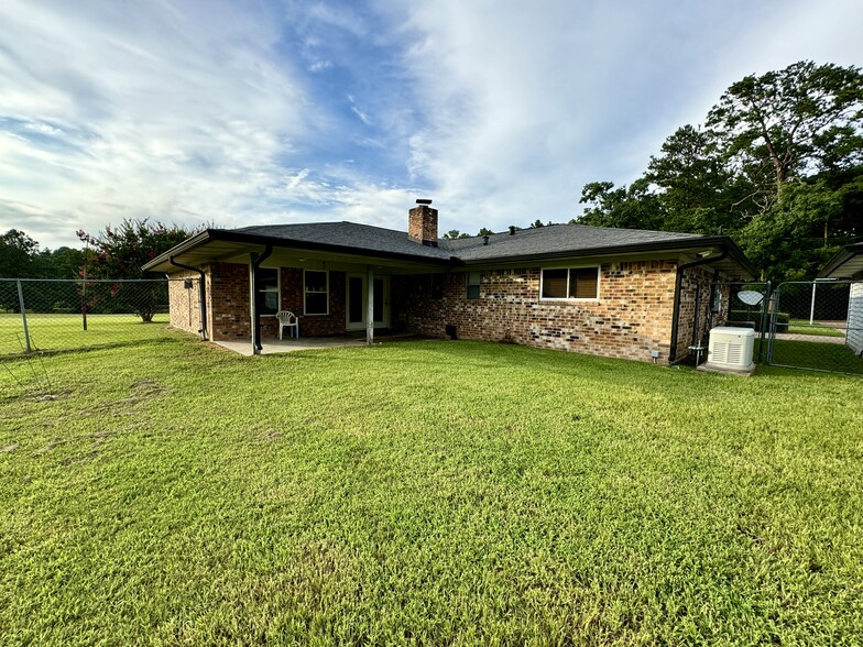 88 Bakers Ln, Huntsville, TX en venta - Foto del edificio - Imagen 2 de 10