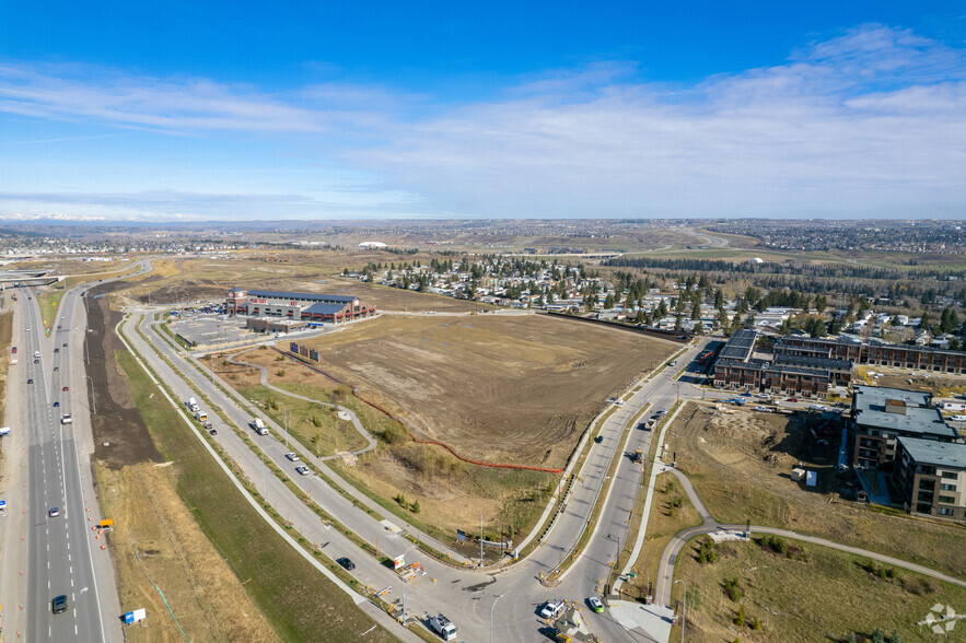 Greenwich Way NW, Calgary, AB en alquiler - Foto del edificio - Imagen 2 de 3