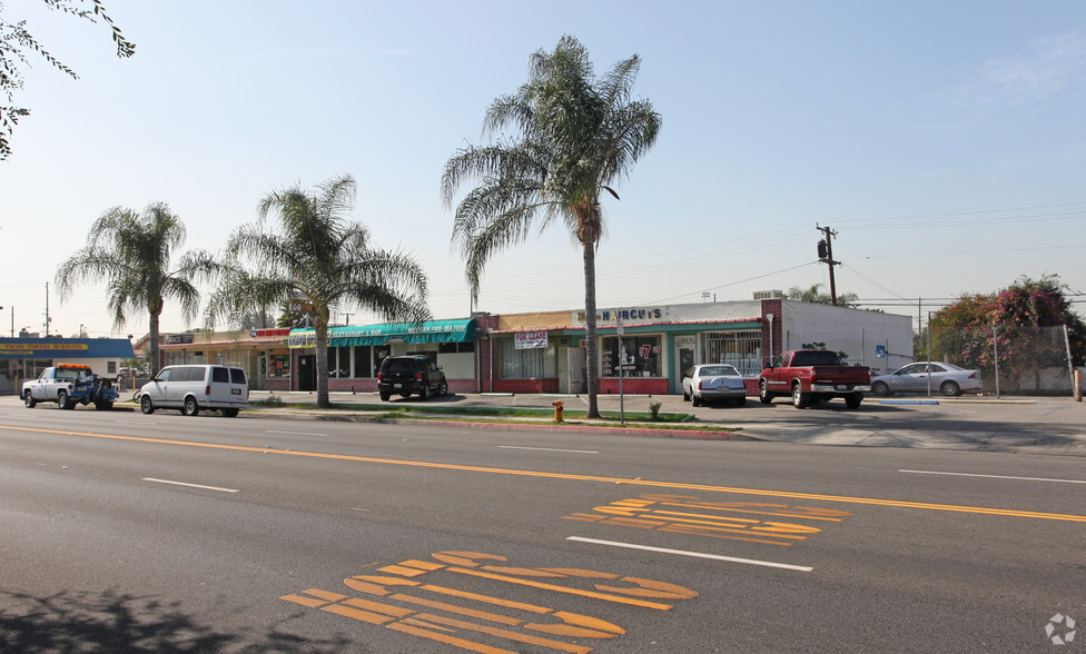 657-669 Glendora Ave, La Puente, CA en alquiler - Foto del edificio - Imagen 1 de 15