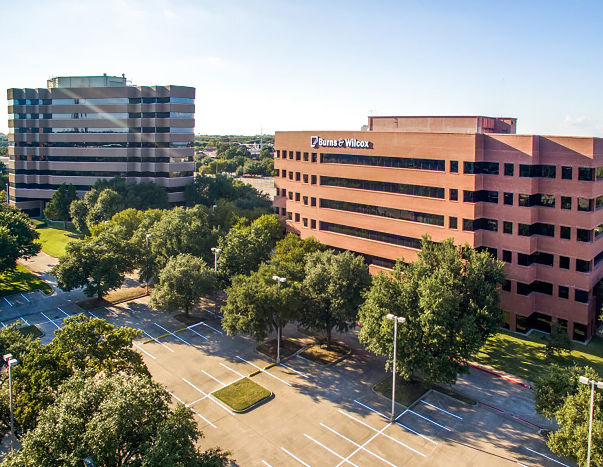 2301 E Lamar Blvd, Arlington, TX en alquiler Foto del edificio- Imagen 1 de 16