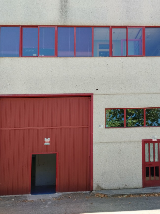 Más detalles de Avenida de la Encina, 15, Fuenlabrada - Nave en venta