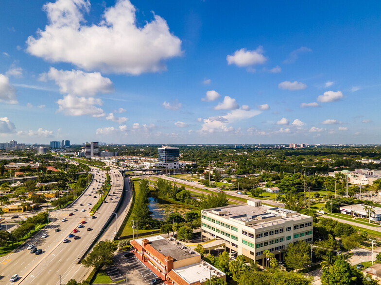 20601 E Dixie Hwy, Aventura, FL en alquiler - Foto del edificio - Imagen 3 de 3