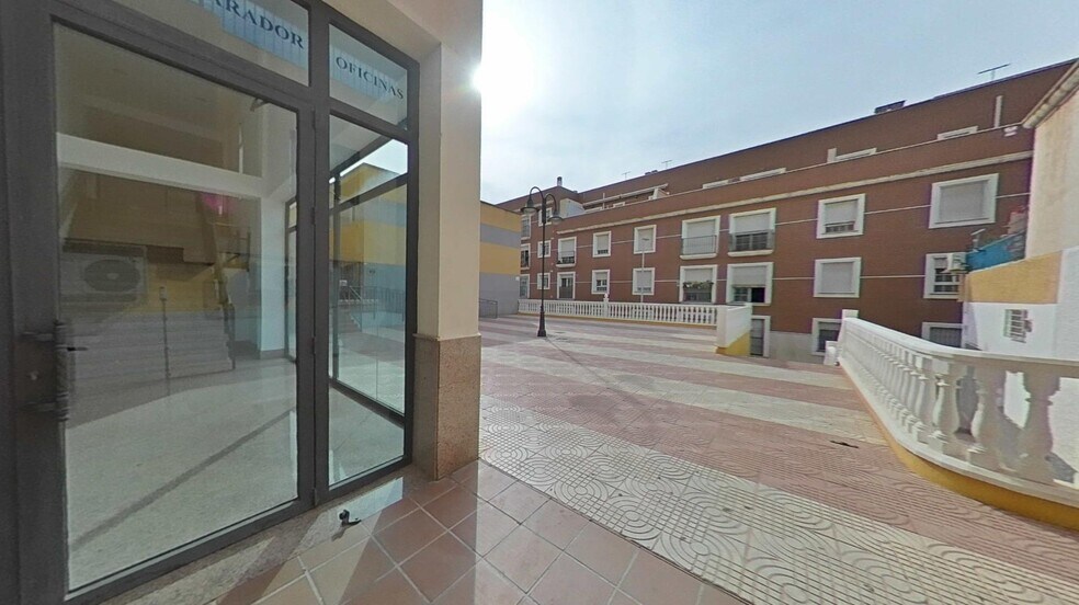 Oficina en Roquetas de Mar, Almería en venta - Foto del edificio - Imagen 2 de 31
