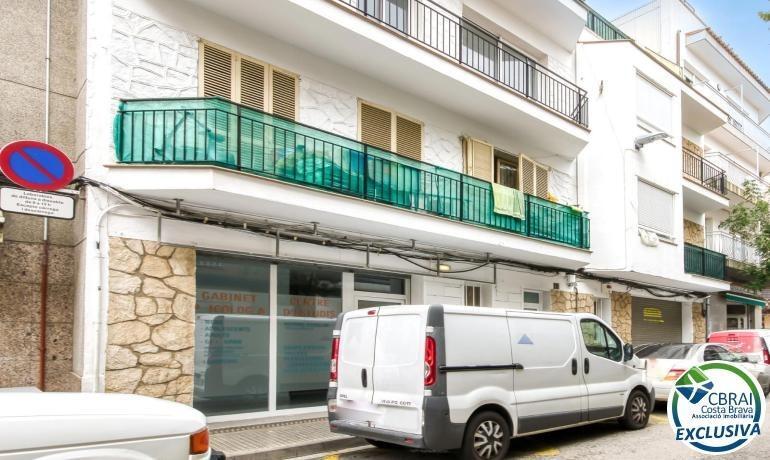 Edificio residencial en Roses, Gerona en venta Foto principal- Imagen 1 de 5