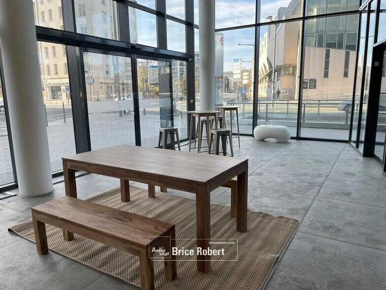 Oficina en Lyon en alquiler - Vestíbulo - Imagen 2 de 9