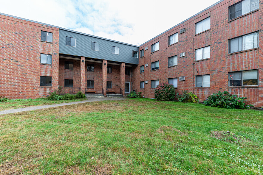 905 Burnside Ave, East Hartford, CT en venta - Foto del edificio - Imagen 2 de 13