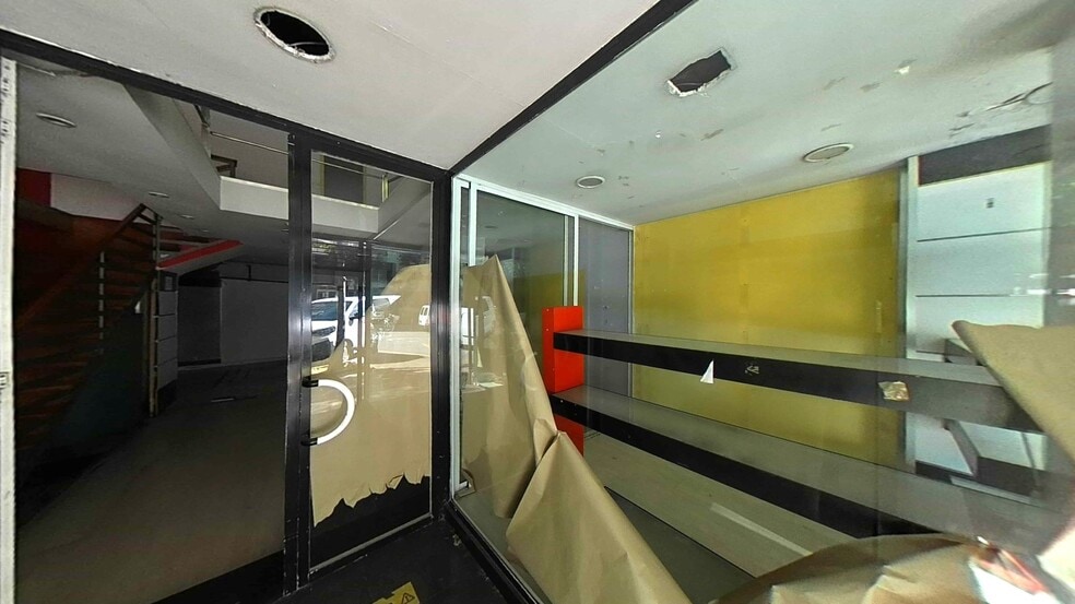 Local en Avilés en venta - Foto del edificio - Imagen 2 de 28