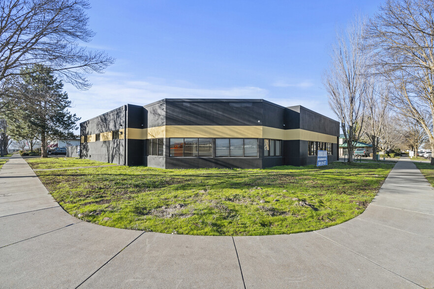 4731 Industry Dr, Medford, OR en venta - Foto del edificio - Imagen 1 de 39