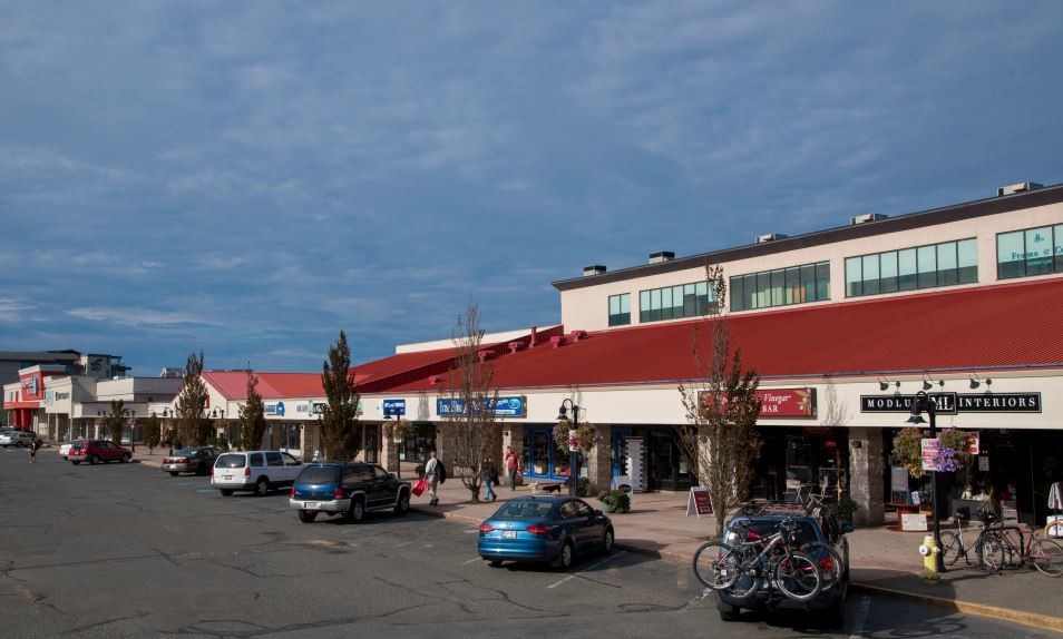 1111 Shoppers Row, Campbell River, BC en alquiler - Foto del edificio - Imagen 3 de 3