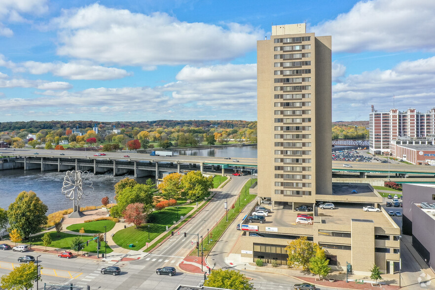 100 1st Ave NE, Cedar Rapids, IA en alquiler - Foto del edificio - Imagen 1 de 23