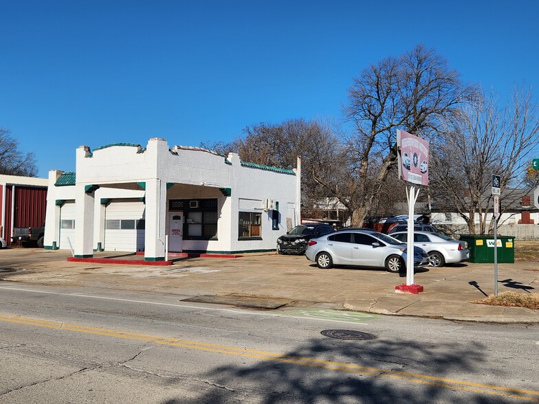 1023 E 6th St, Tulsa, OK en venta - Foto del edificio - Imagen 2 de 5