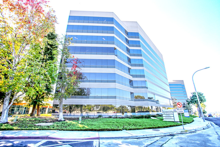 400 Corporate Pointe, Culver City, CA en alquiler - Foto del edificio - Imagen 2 de 4