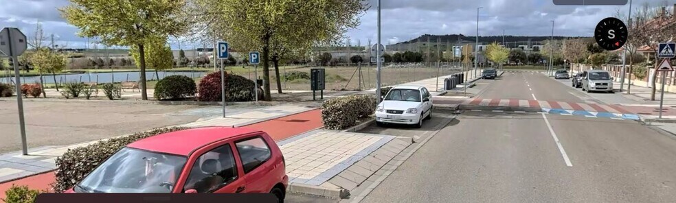 Avenida Valdezarce, 2, Arroyo de la Encomienda, Valladolid en venta - Foto del edificio - Imagen 3 de 14