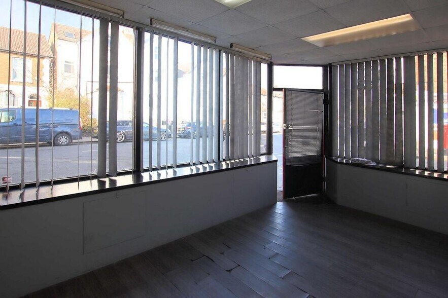 33 Waddon Rd, Croydon en venta - Foto del edificio - Imagen 2 de 8