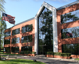 111 Cybernetics Way, Yorktown, VA en alquiler Foto del edificio- Imagen 2 de 5