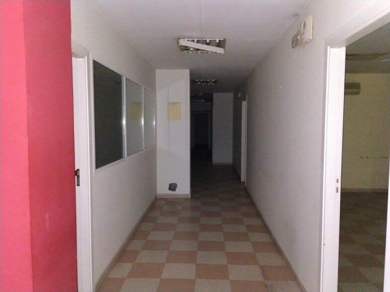 Local en Granada en venta - Foto del interior - Imagen 3 de 15