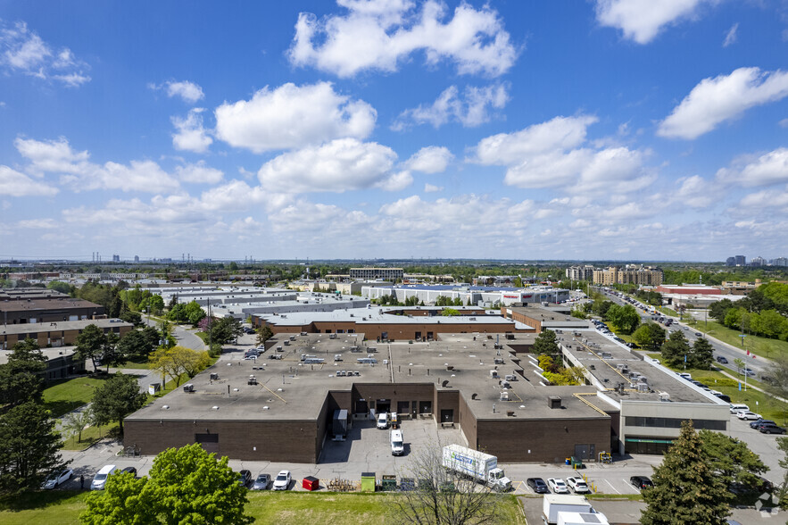 5050 Dufferin St, Toronto, ON en alquiler - Foto del edificio - Imagen 2 de 5