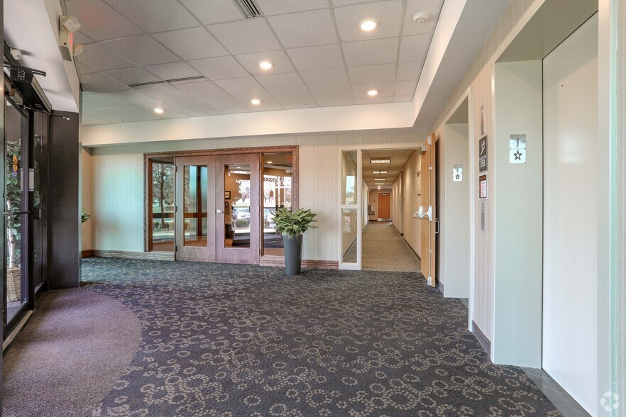 2621 Dryden Rd, Moraine, OH en alquiler - Lobby - Imagen 2 de 7