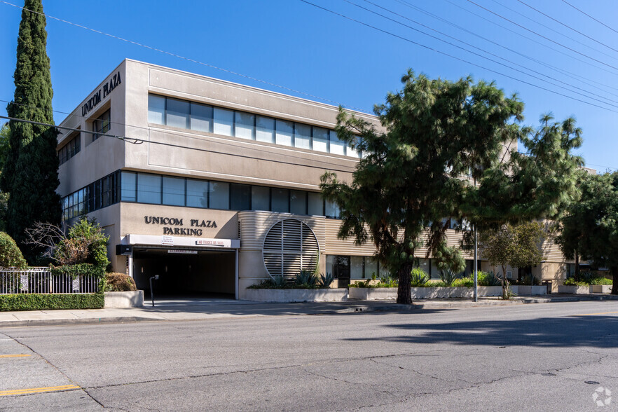 15535 San Fernando Mission Blvd, San Fernando, CA en alquiler - Foto del edificio - Imagen 1 de 21