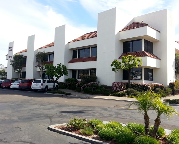 10717 Camino Ruiz, San Diego, CA en alquiler - Foto del edificio - Imagen 3 de 16