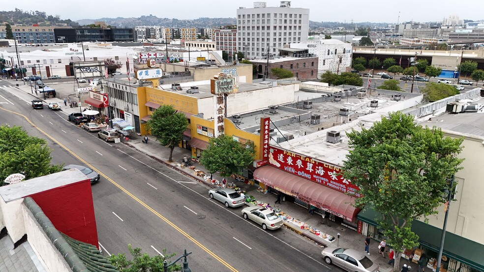 736 N Broadway, Los Angeles, CA en alquiler - Foto del edificio - Imagen 1 de 5