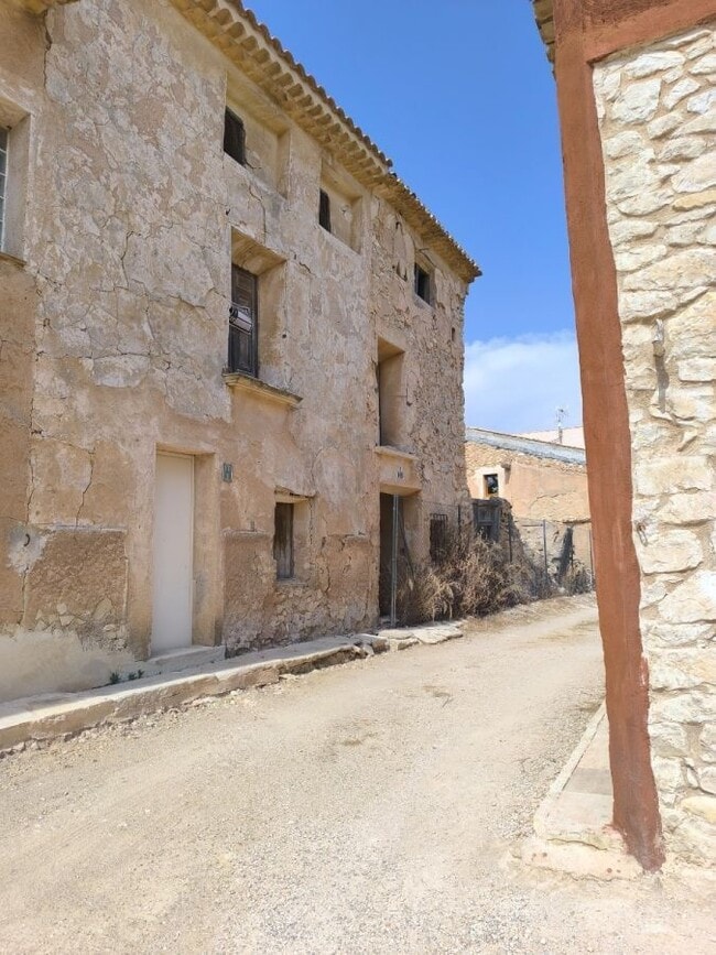 Más detalles de Carrer Don Ramón del Valle Inclán, PINOSO - Terreno en venta