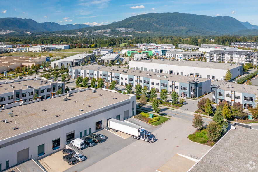 573 Sherling Pl, Port Coquitlam, BC en alquiler - Foto del edificio - Imagen 2 de 5