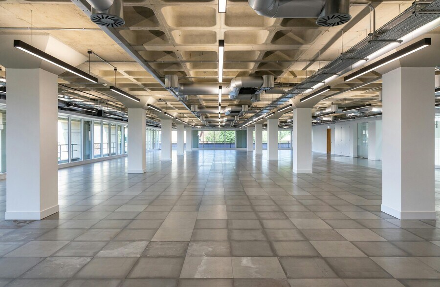 Breakspear Way, Hemel Hempstead en alquiler - Foto del edificio - Imagen 2 de 34