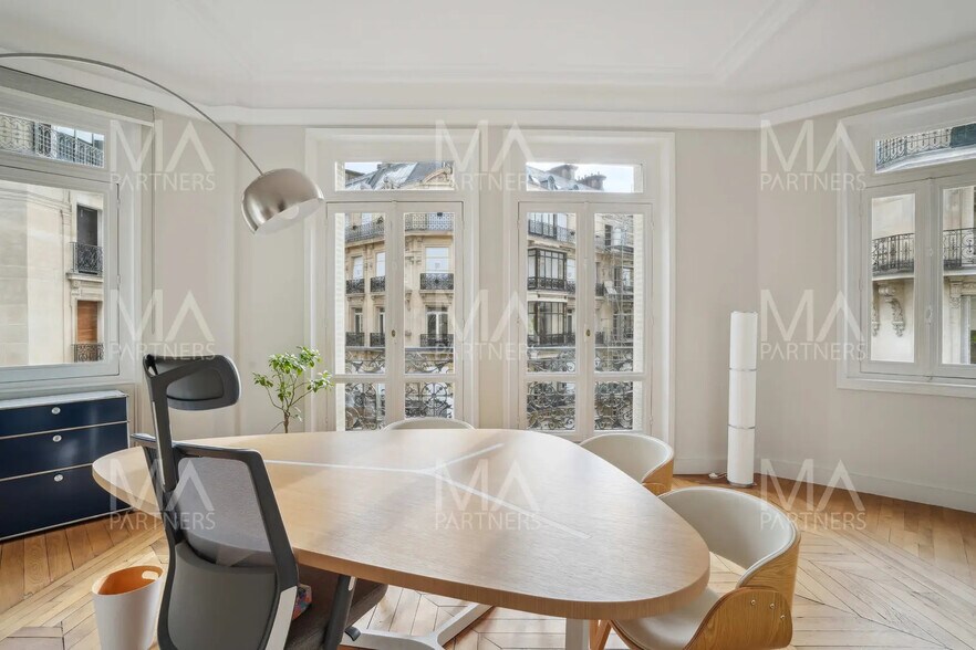 14 Rue Clément Marot, Paris en venta - Foto del interior - Imagen 1 de 11