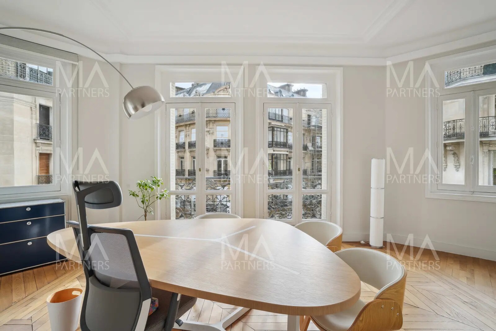 14 Rue Clément Marot, Paris en venta Foto del interior- Imagen 1 de 12