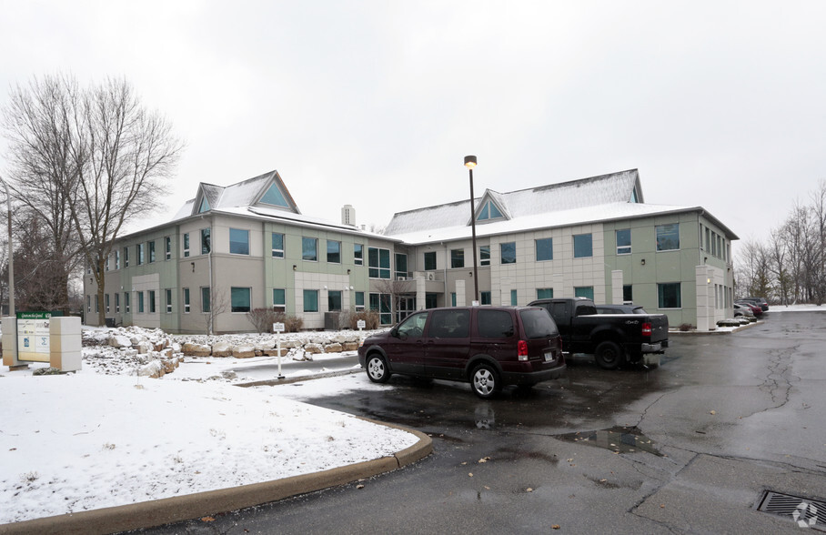 650 Riverbend Dr, Kitchener, ON en alquiler - Foto del edificio - Imagen 3 de 3