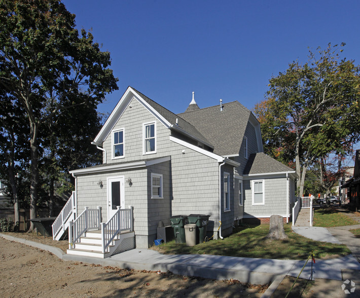 2397 Montauk Hwy, Bridgehampton, NY en alquiler - Foto del edificio - Imagen 1 de 6