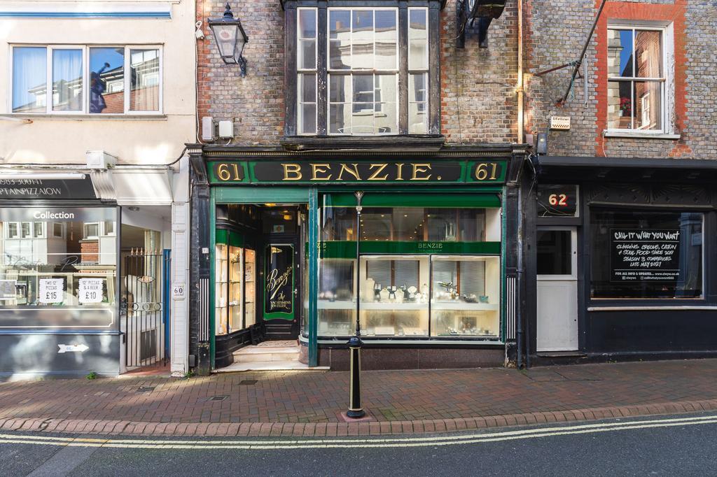 61 High St, Cowes en venta Foto del edificio- Imagen 1 de 43