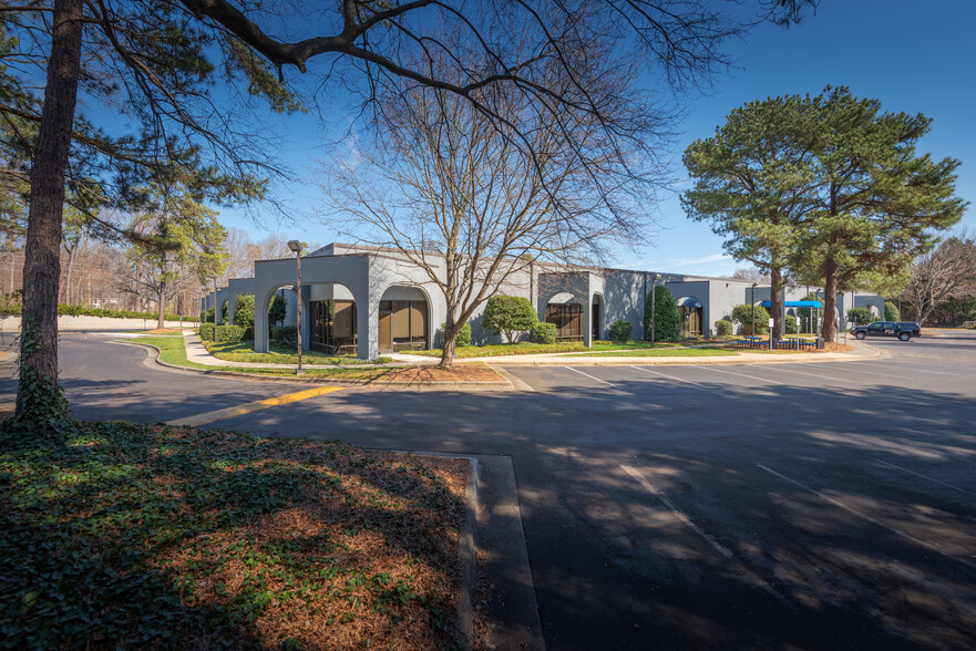 5265-5293 Capital Blvd, Raleigh, NC en alquiler - Foto del edificio - Imagen 1 de 4