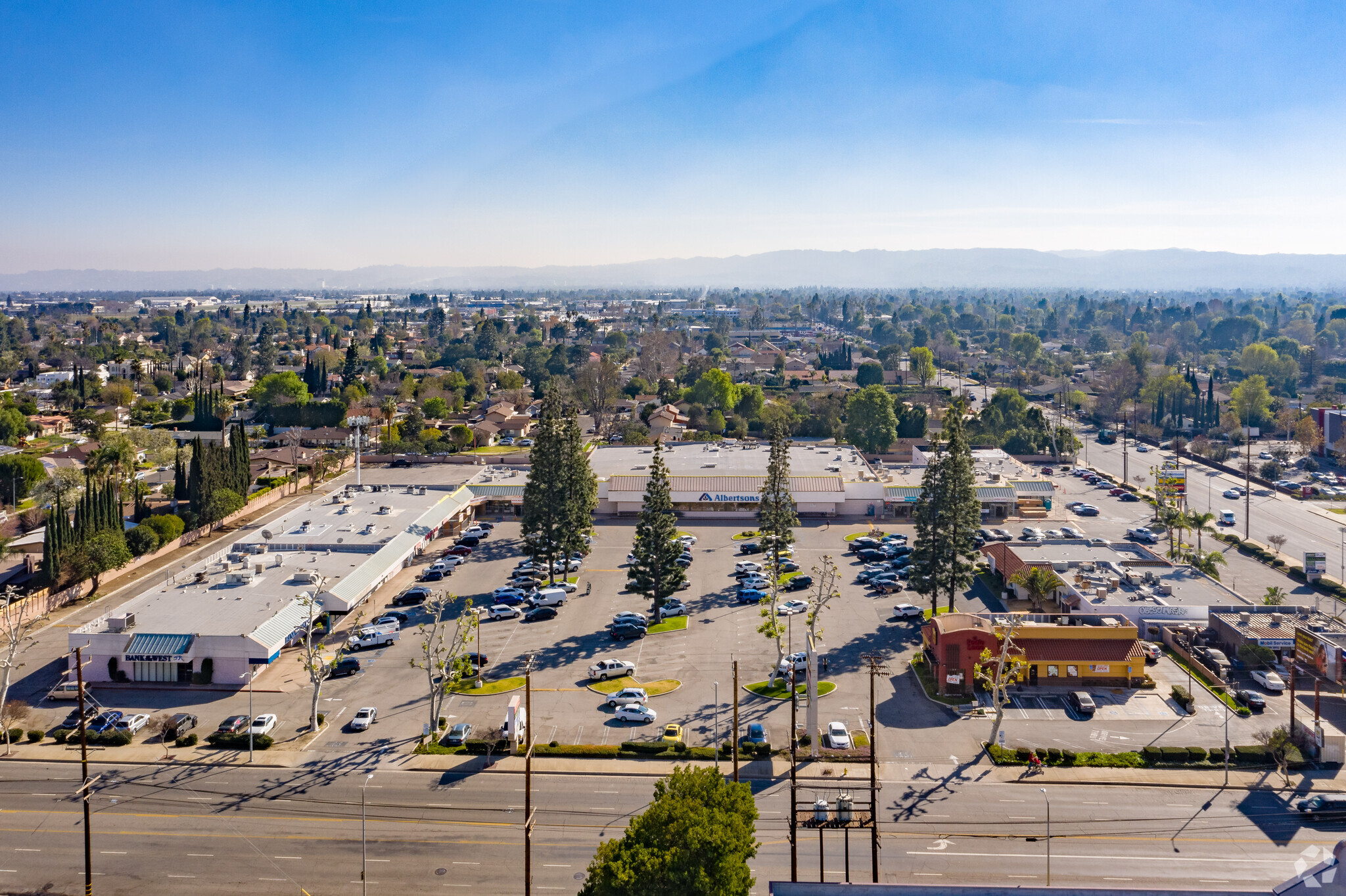 9000-9046 Balboa Blvd, Northridge, CA en alquiler Foto del edificio- Imagen 1 de 6