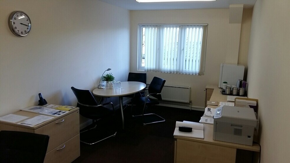 8 Butts Rd, Chiseldon en alquiler - Foto del interior - Imagen 2 de 2