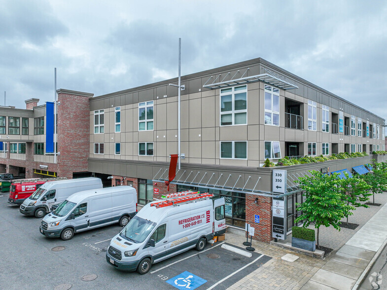 350 Pleasant St, Watertown, MA en alquiler - Foto del edificio - Imagen 1 de 10