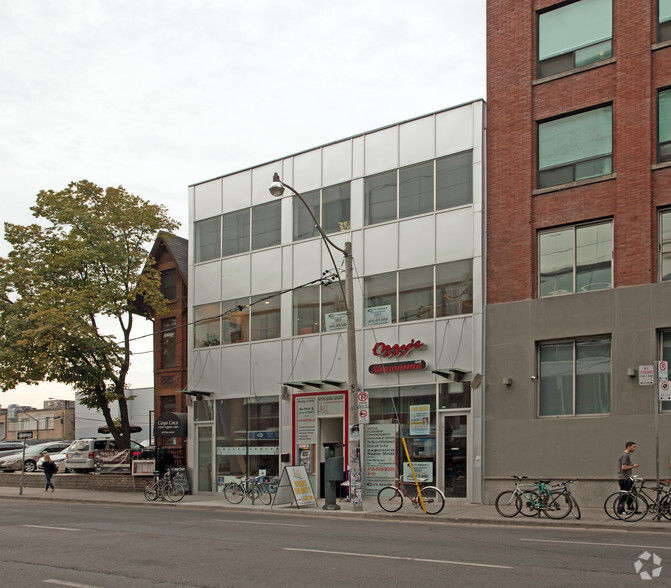 300-302 Richmond St W, Toronto, ON en alquiler - Foto del edificio - Imagen 3 de 47