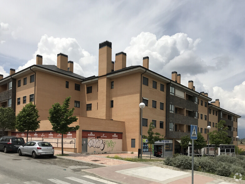 Calle de Estación de Atocha, 16, Colmenar Viejo, Madrid en venta - Foto del edificio - Imagen 3 de 4