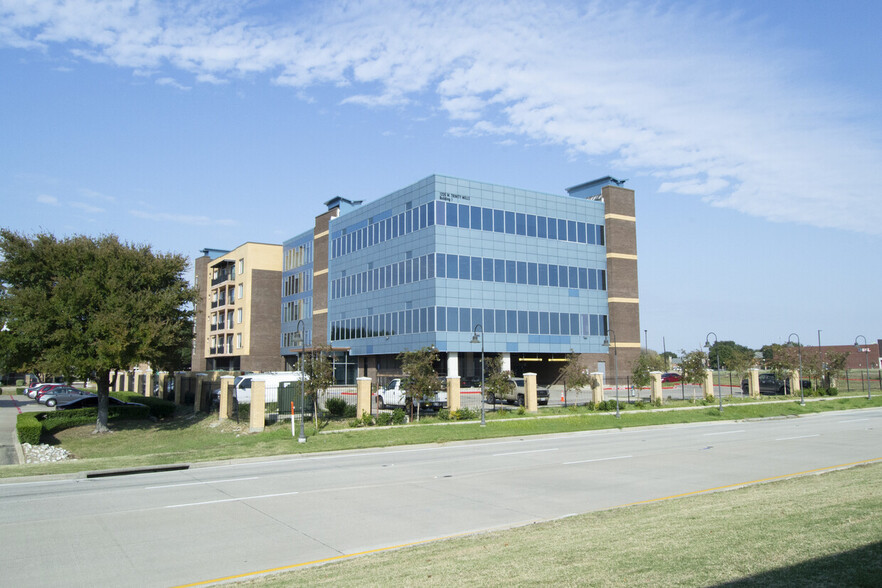 1220 W Trinity Mills Rd, Carrollton, TX en alquiler - Foto del edificio - Imagen 2 de 11