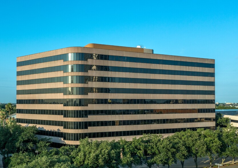 2000 Bering Dr, Houston, TX en alquiler - Foto del edificio - Imagen 1 de 23